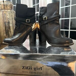 New ZiGi Gorgeous Ambra Black Leather Boots size 7 stacked heel NEW IN BOX